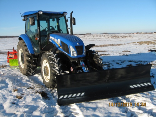 Плужно-щеточное оборудование к трактору NEW HOLAND