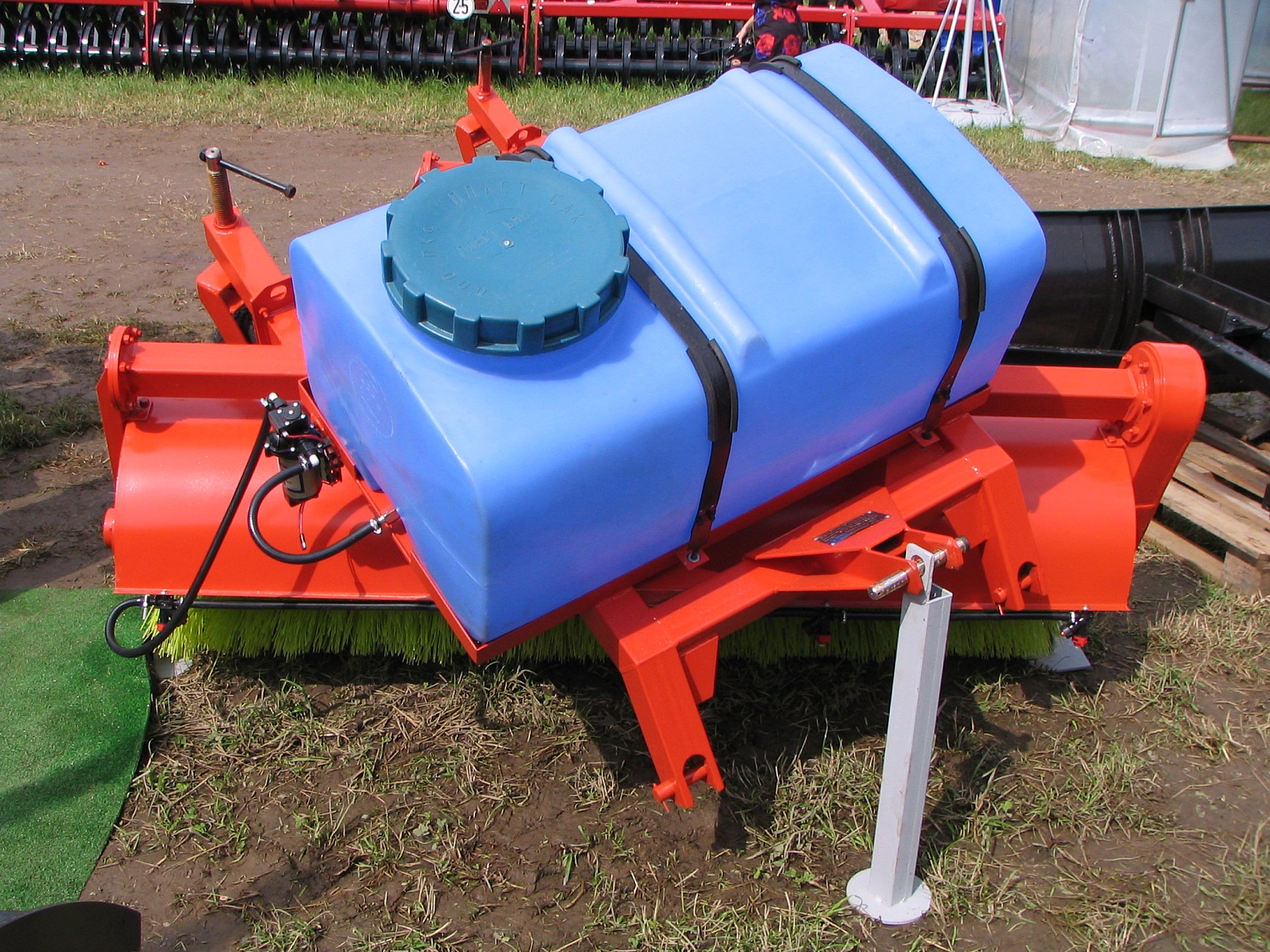 Щетка дорожная НО-86 с системой орошения (заказ 1 ЩД-12)